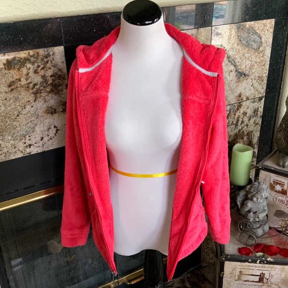 The North Face Pink zip up Jacket - Picture 3 of 14